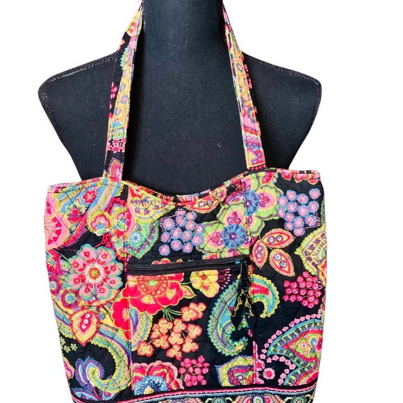 Vera Bradley Handbags - Vera Bradley Pink Paisley & Floral Bag